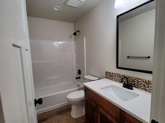 3rd image of 4507 N Keller Ln