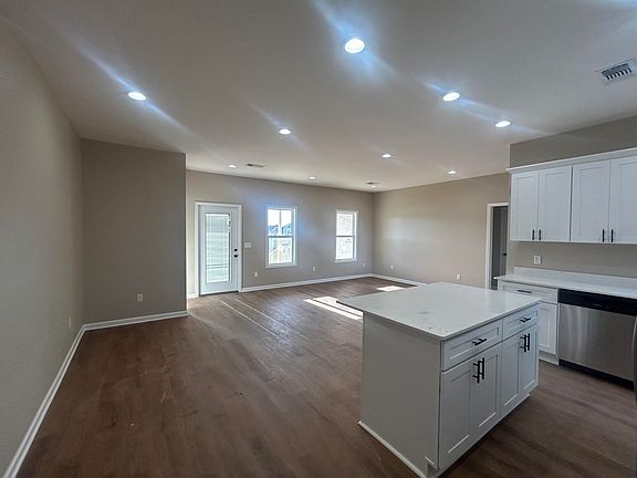 4th image of 72 Oneil St