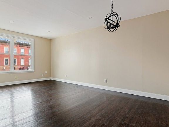 2nd image of 152 Saratoga Ave #A