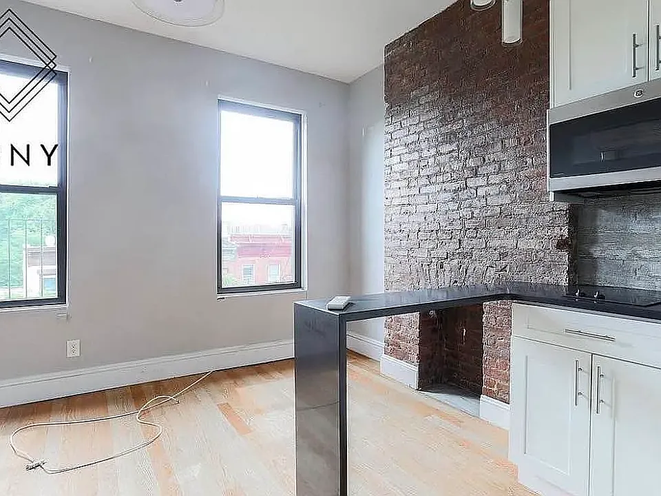 728 Franklin Ave #4B