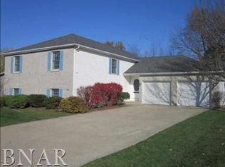 405 Cobblestone Dr, Heyworth, IL