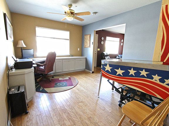 4th image of 4012 Regatta Dr