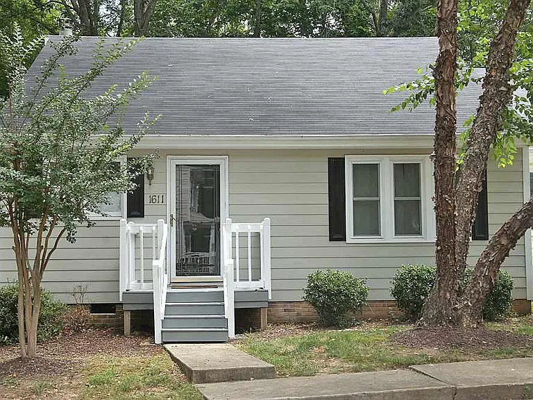 1611 Roanoke St — Photo 1