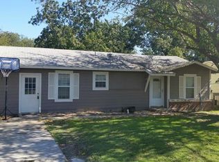 903 S 4th St, Grandview, TX 76050