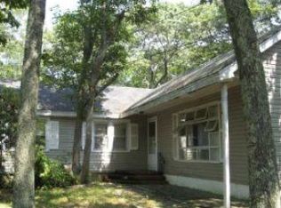 170 Washington Heights Ave, Hampton Bays, NY 11946