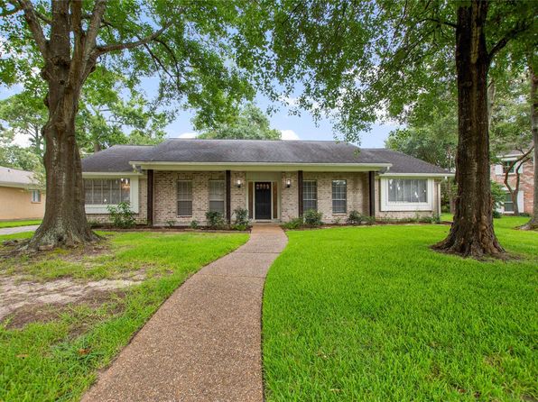 402 Forest Lake Dr
