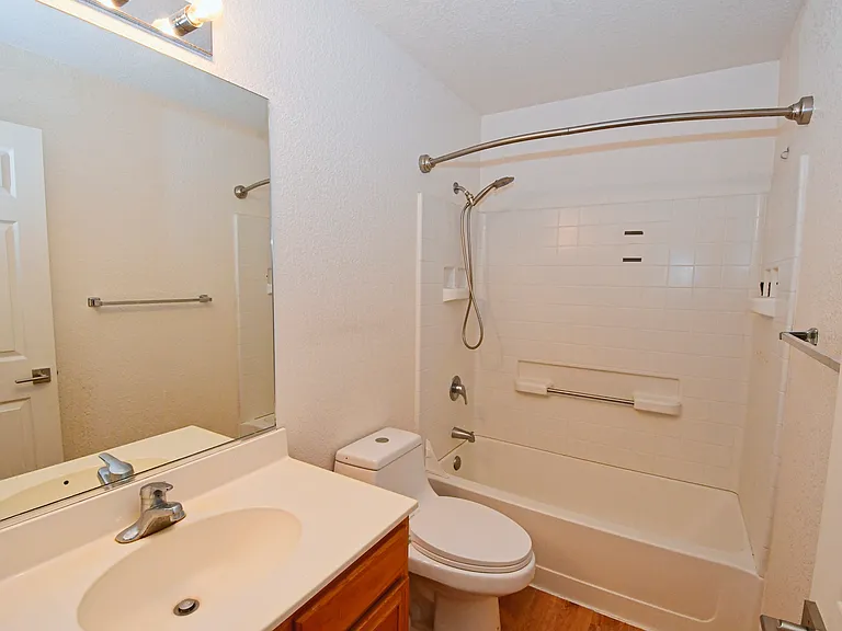 722 Strauss Ct — Photo 17