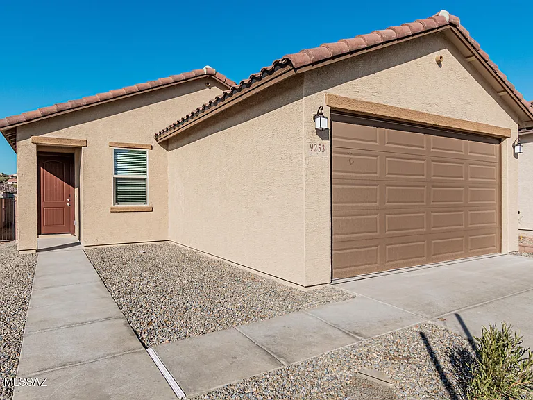 9253 N Agave Gold Rd — Photo 5