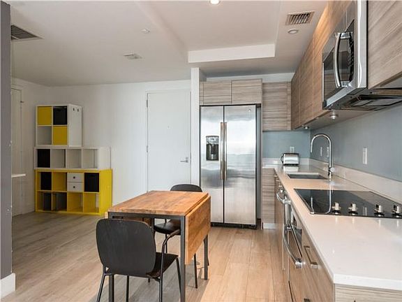 4th image of 121 NE 34th St #1805