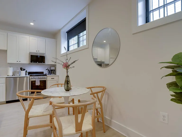712 G St SE #B1 — Photo 3