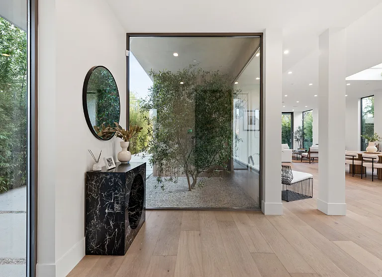 6132 Maryland Dr — Photo 2