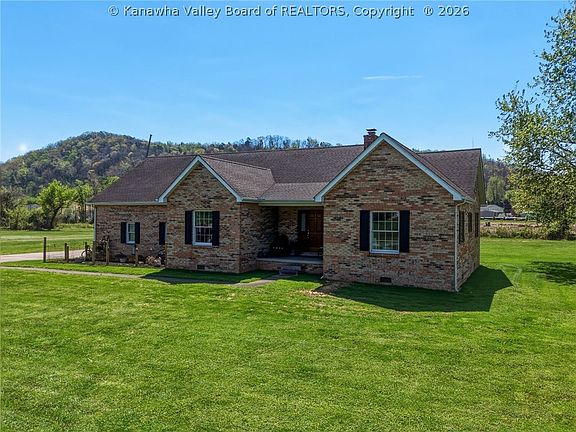 3rd image of 376 Cash Ln