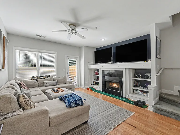 1027 Park West Dr — Photo 6