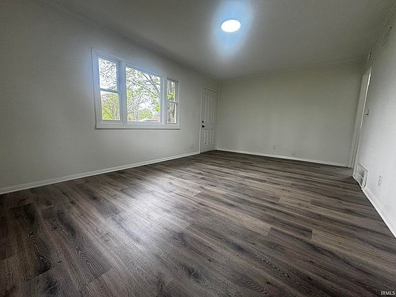 2nd image of 5005 Lillie St