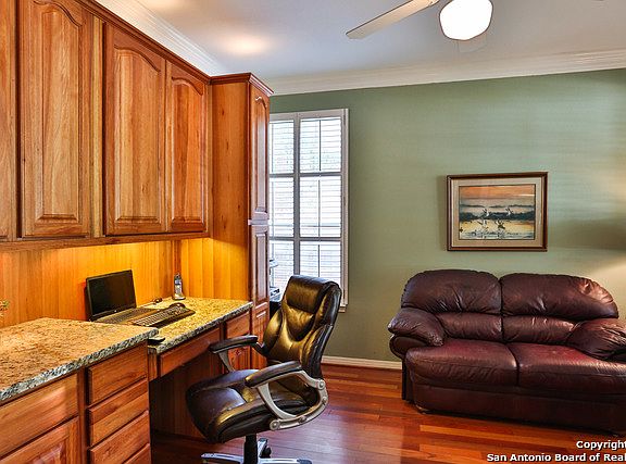 3rd image of 26006 Cuyahoga Cir