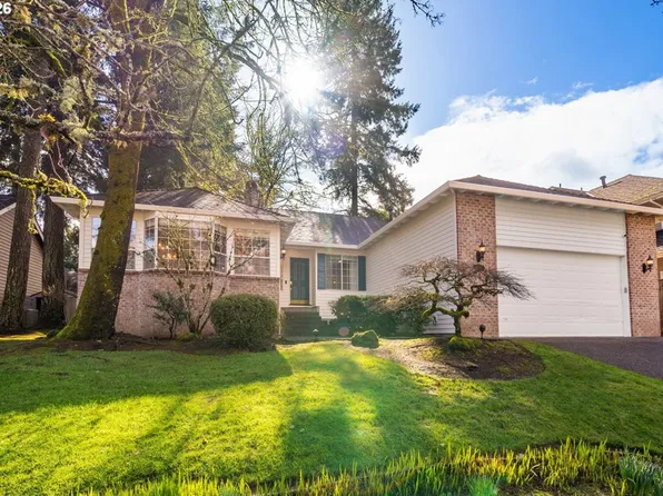 15100 SW Gull Dr, Beaverton, OR 97007