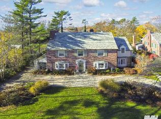 16 Lefferts Rd, Garden City, NY 11530