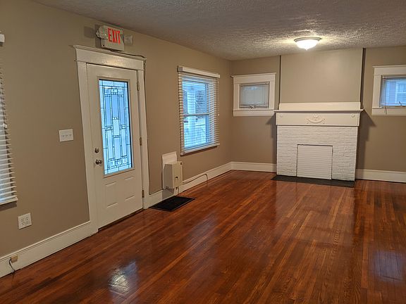 5th image of 2443 S Dixie Dr