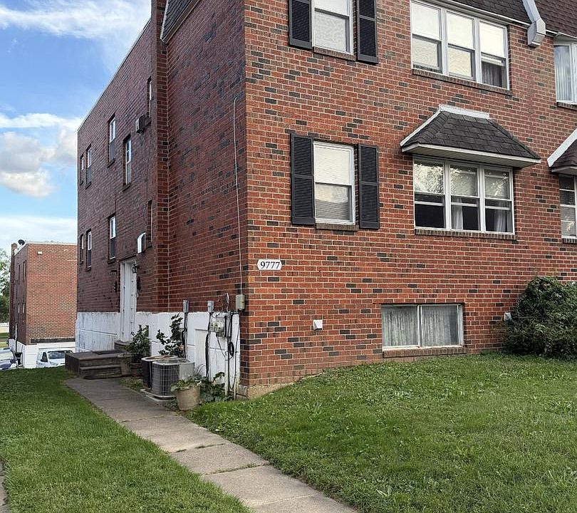 1st image of 9777 Hilspach St