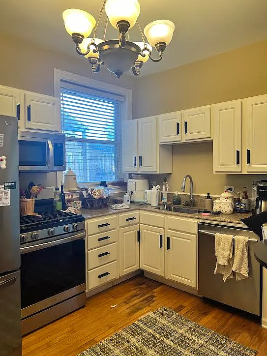 Building Photo - 5862 N Ridge Ave #3