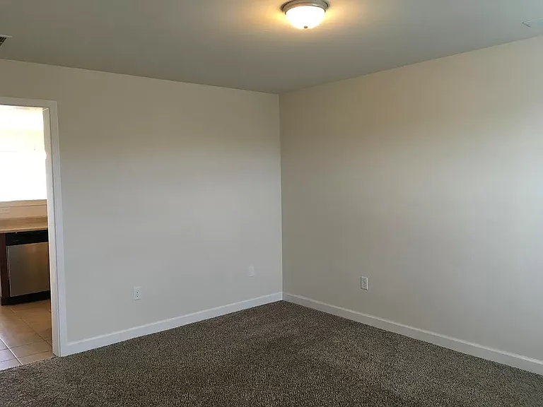 533 Claire Pl #533 — Photo 12