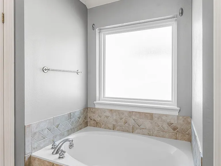 1014 Creole Dr — Photo 10