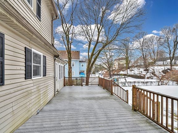 4th image of 153 Colburn St