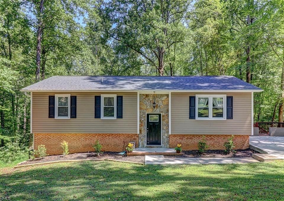 1st image of 227 College Ln