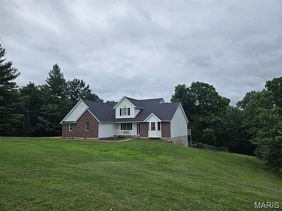 2nd image of 301 Country View Dr