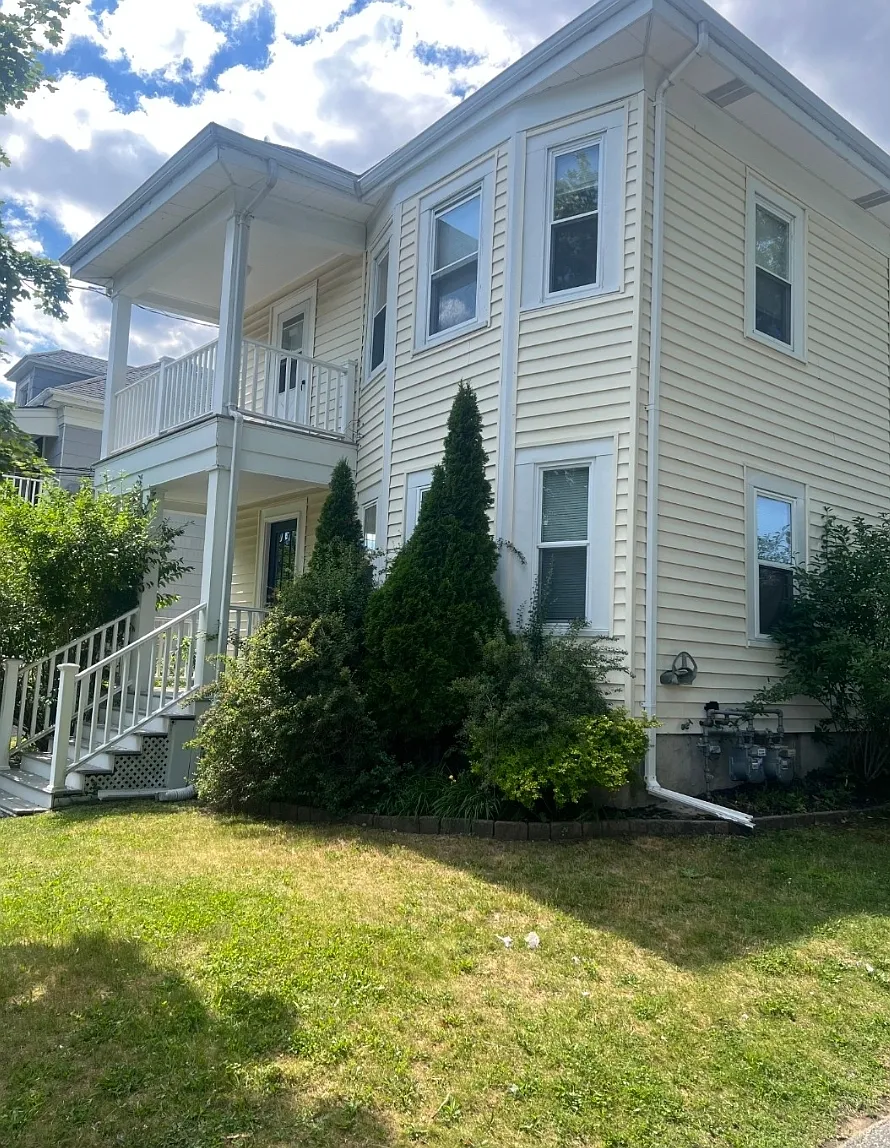 2 bed, 881 sqft, $2,400 — Photo 2