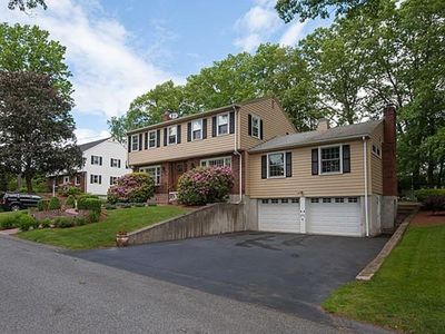 28 Rindo Park Dr, Lowell, MA, 01851