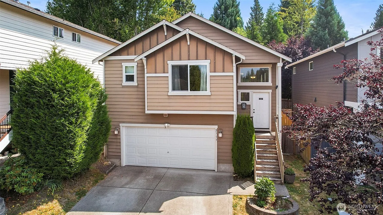 4 bed, 1933 sqft, $3,250 — Photo 1