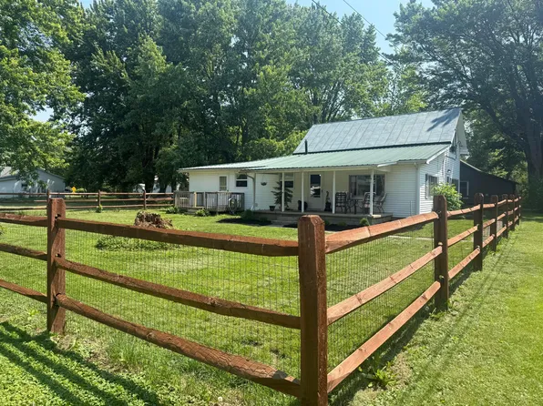 247 3rd St, La Rue, OH 43332