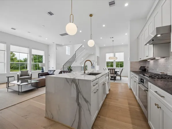 2205 Dennis St, Houston, TX 77004