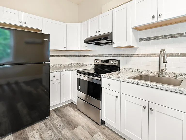 308 W Main St #U — Photo 3