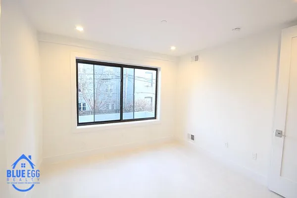 Rented by Blue Egg Realty Corp | media 15