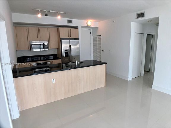 2nd image of 1111 SW 1st Ave APT 1723
