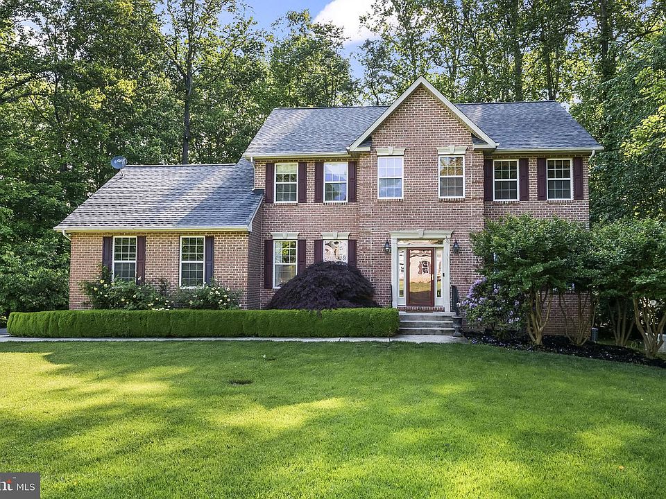 1st image of 2015 Rosedale Ln