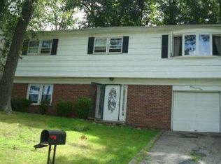 101 Pocono Trl, Hopatcong, NJ 07843