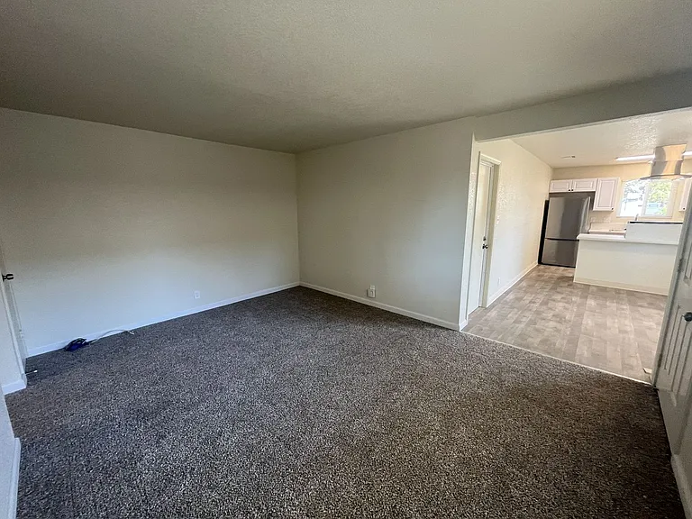 6415-6417 San Stefano St — Photo 40