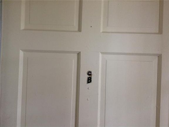 3rd image of 4100 Roneagle Way #B