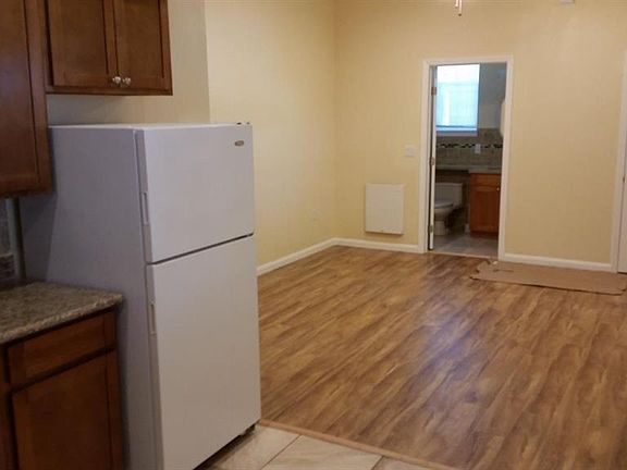 3rd image of 326 N Ellsworth Ave APT 3