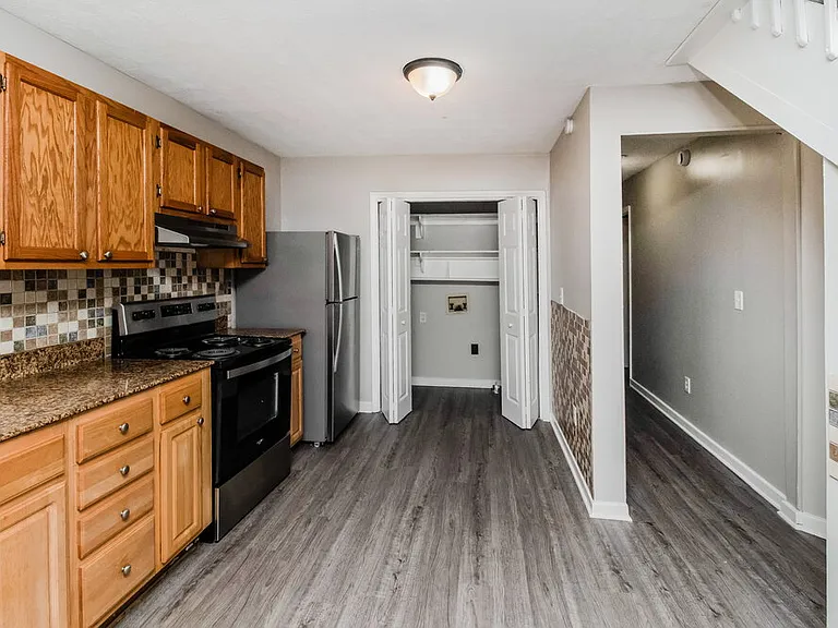 3801 Davis Ln — Photo 9