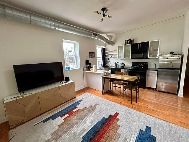 249 S 10th St #3R — Photo 2