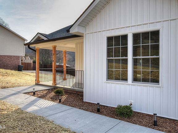 4th image of 218 Old Siam Rd