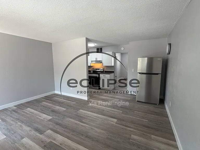 Summit View Apartments — Photo 60