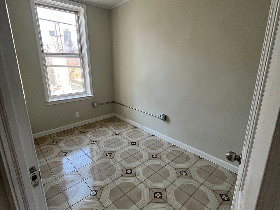 1st image of 1128 Ovington Ave #1