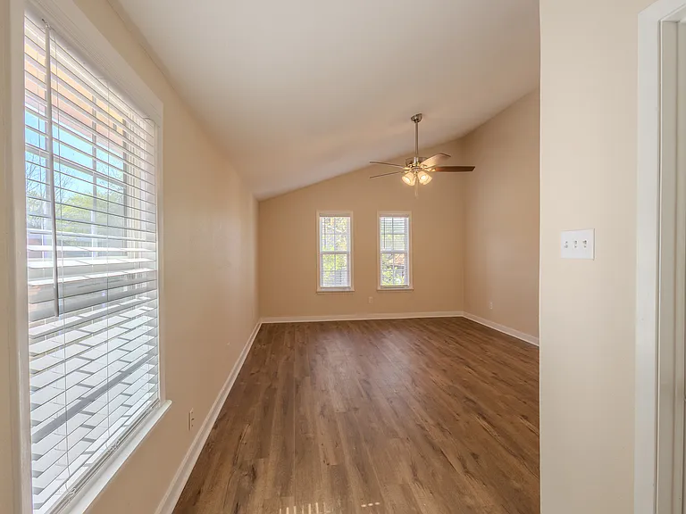 4906 Barkbridge Trl — Photo 32