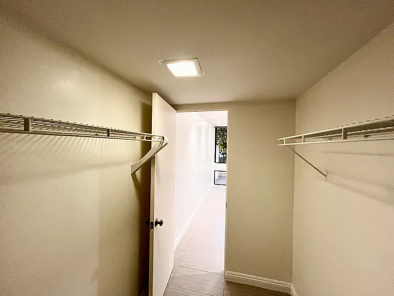 500 E Del Mar Blvd #30 — Photo 15
