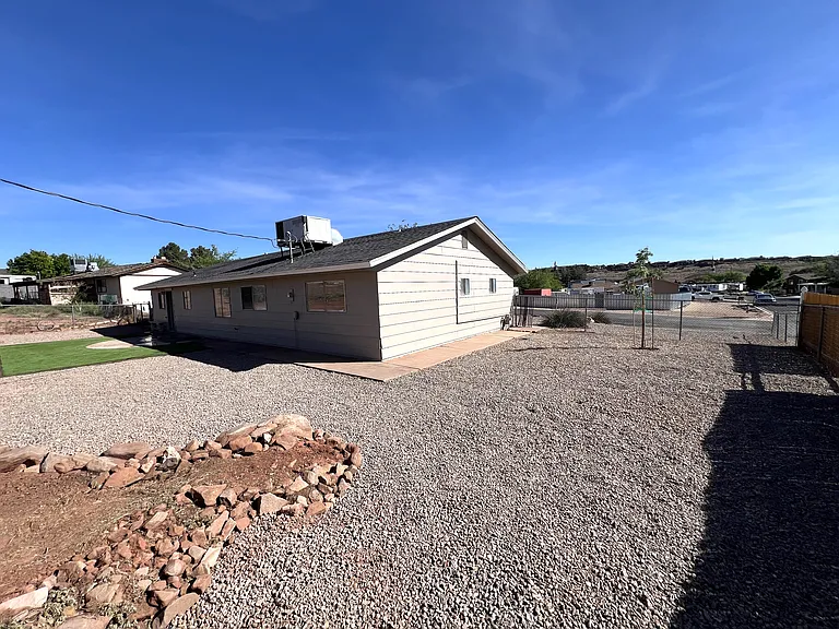 114 Wagon Wheel Dr — Photo 3